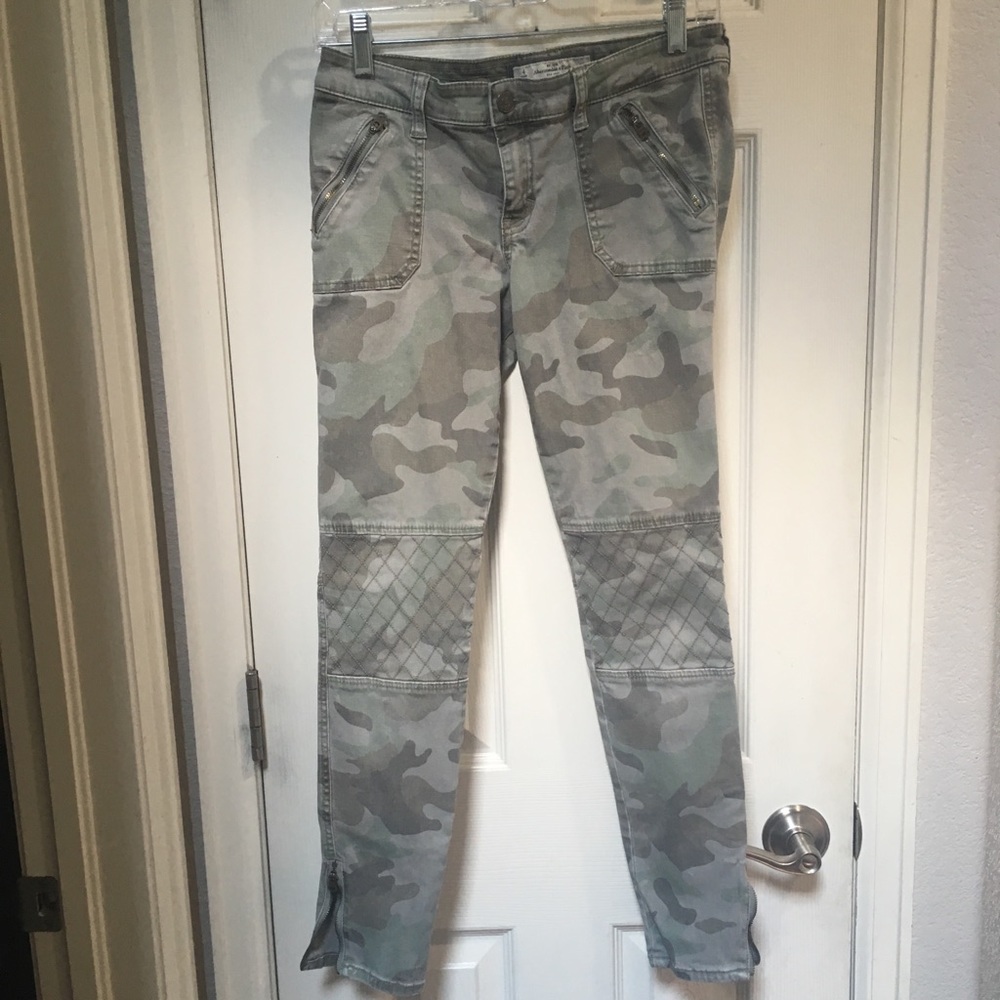 Abercrombie Moto Camo Pants